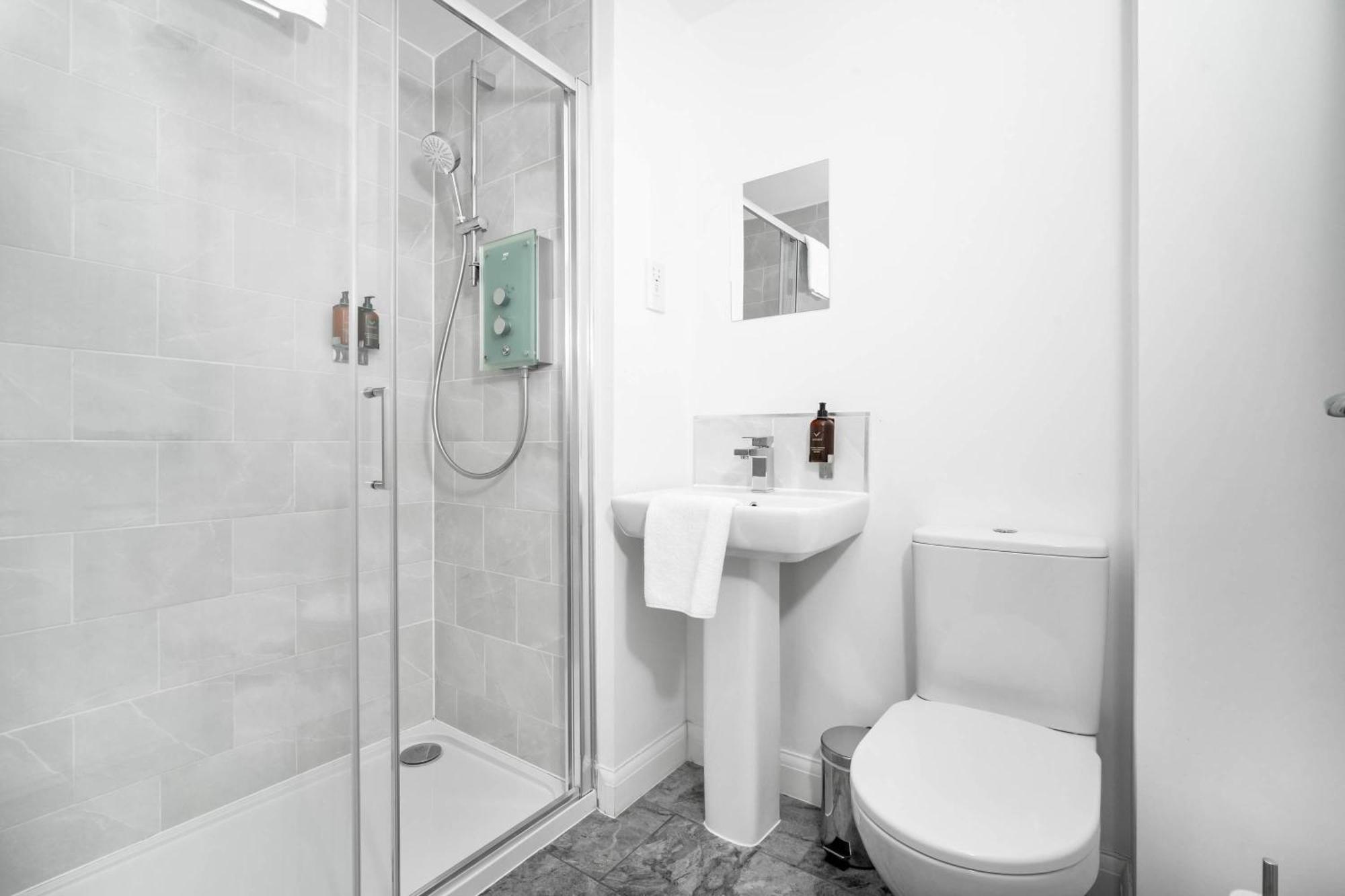Luxury City Centre 5 Bed House With En-Suite, Bbq, On-Site Parking By Azura Nights Birmingham Exteriér fotografie